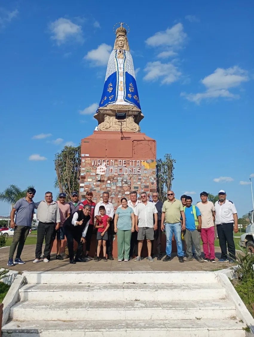 La Virgen de Itatí con nuevo manto 